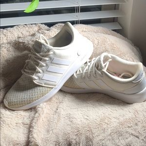 Adidas cloud foam tennis shoes